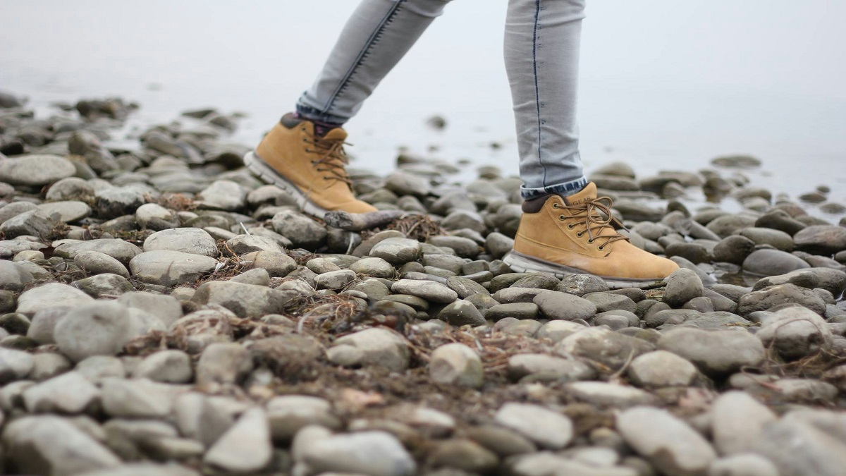 Bata hunter shoes for trekking on sale